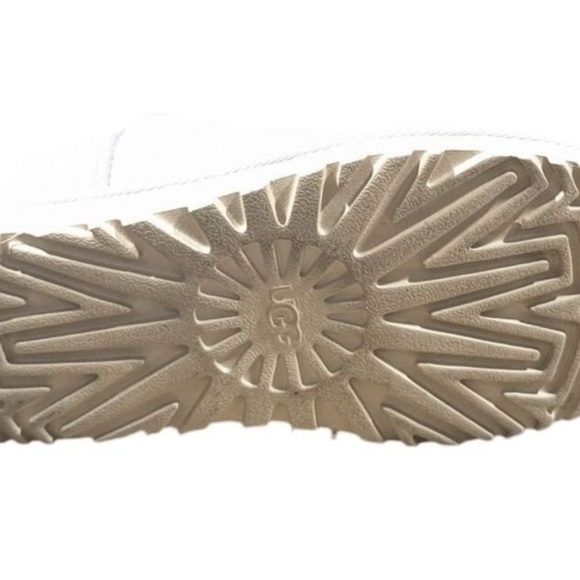 UGG Mini Baliey Bow II "Lavender" Winter Boot Size 5 - Picture 6 of 7